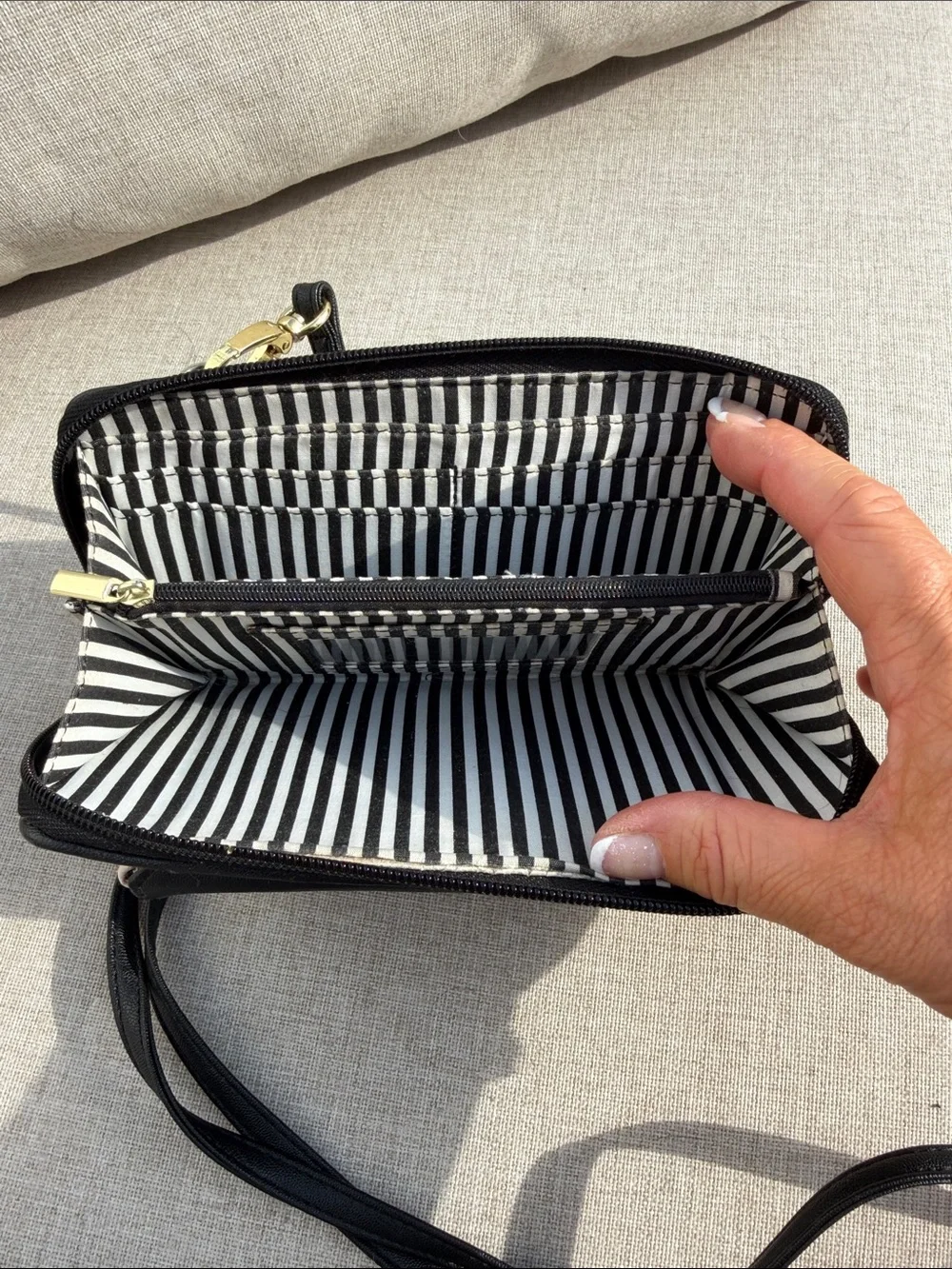 Betsey Johnson Black, Cream & Red Quilted Heart Crossbody Wallet - Picture 7 of 8